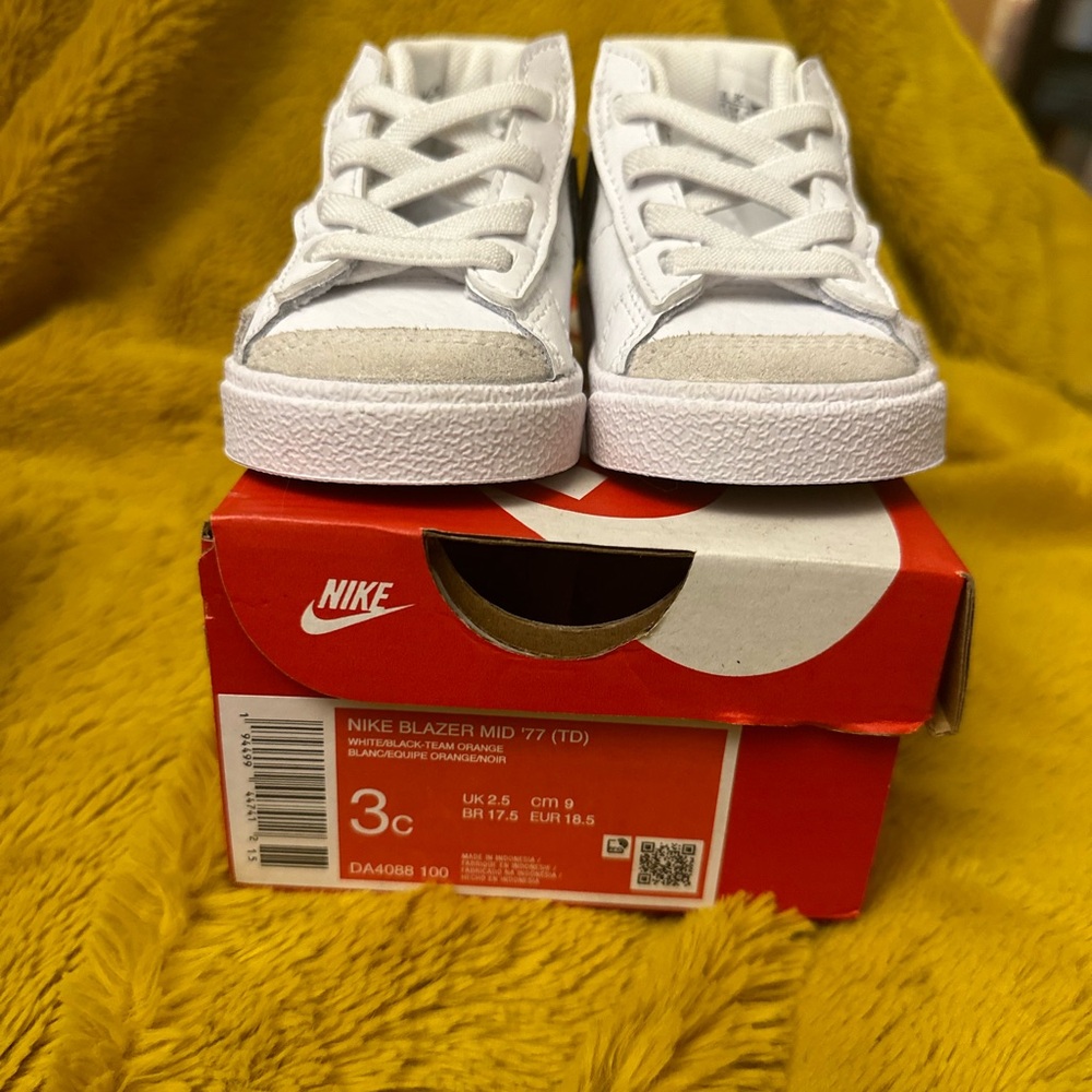 Nike Blazer Mid '77 Kids Sneakers - White and Cream